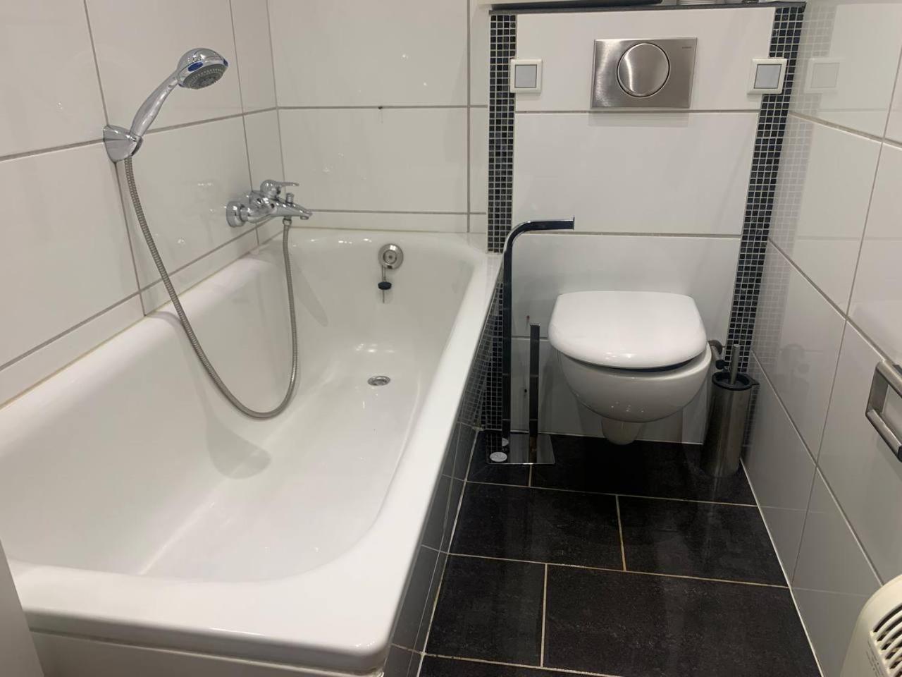 2 Room Apartament Messe Ессен Екстер'єр фото